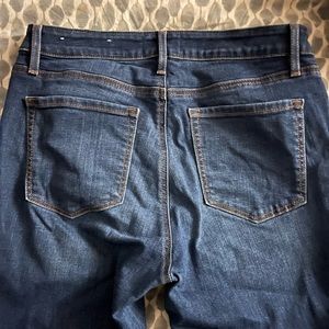 LOFT size 8 curvy skinny ankle jeans. Excellent condition. Always hung to dry
